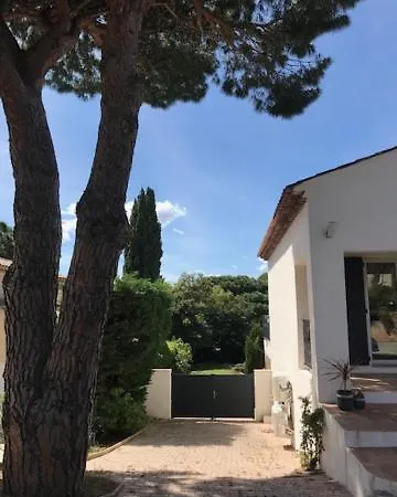 Studio Classe 3 Etoiles De 36 M2, Independant Dans Avec Piscine
