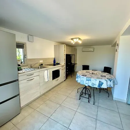 Studio Classe 3 Etoiles De 36 M2, Independant Dans Avec Piscine *